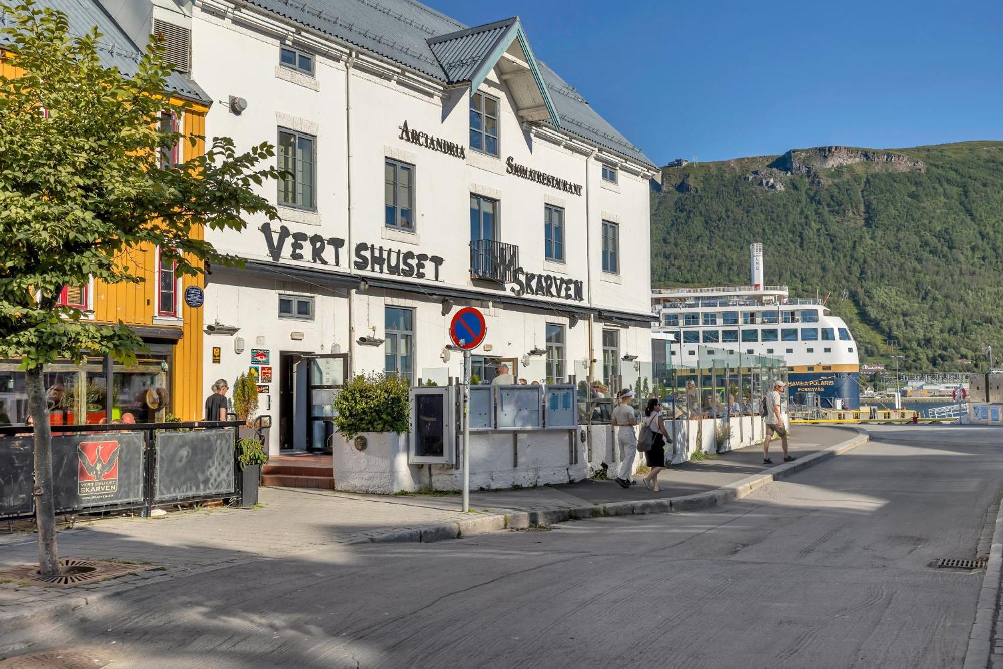 The Loft - Central Top Floor Apartment With 4 Bedrooms Tromsø Exteriör bild