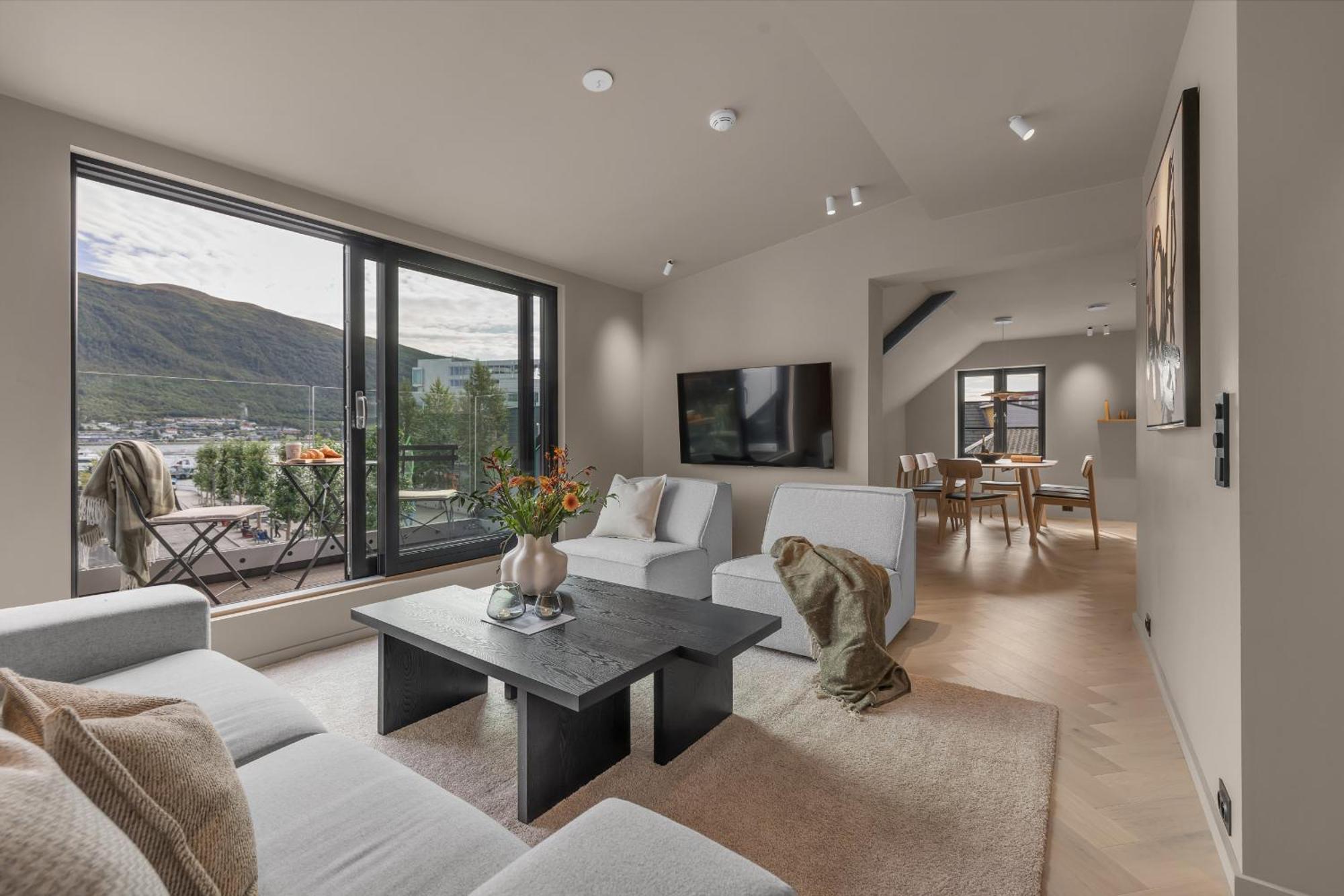 The Loft - Central Top Floor Apartment With 4 Bedrooms Tromsø Exteriör bild