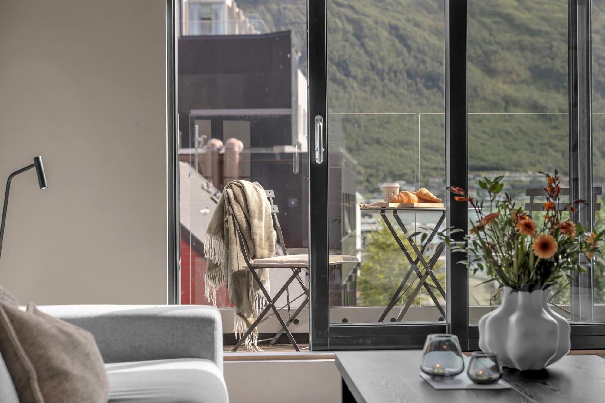 The Loft - Central Top Floor Apartment With 4 Bedrooms Tromsø Exteriör bild